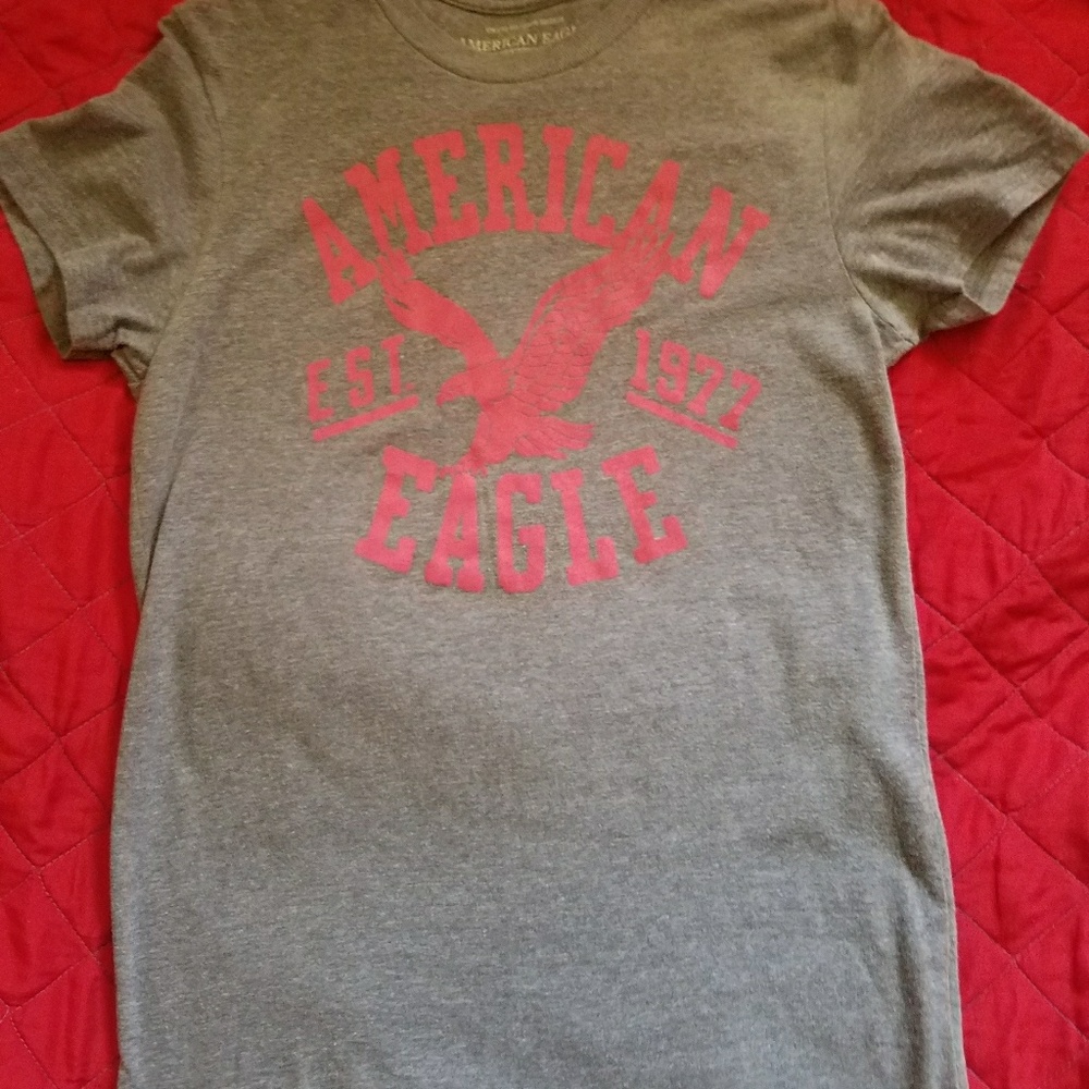 American Eagle xs tee